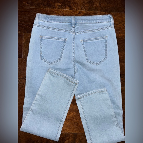 Universal Thread Mid Rise Crop Jeans size 4/27 R - Picture 11 of 13
